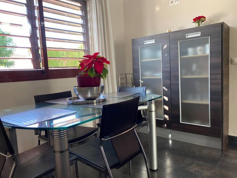 Modern 5-Bedroom Villa With Pool Montequinto Ngoại thất bức ảnh